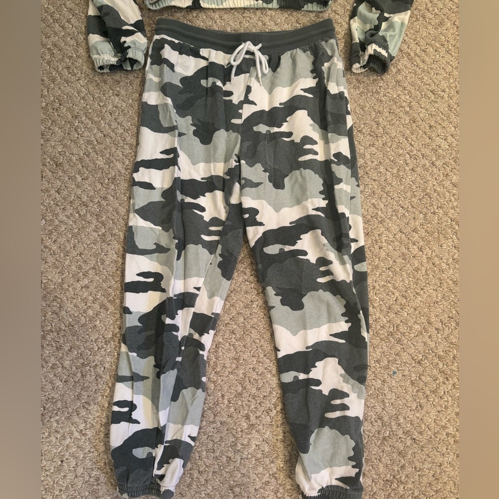 Wild Fable 2-Piece Set (top- medium, bottom- small) - Picture 8 of 8